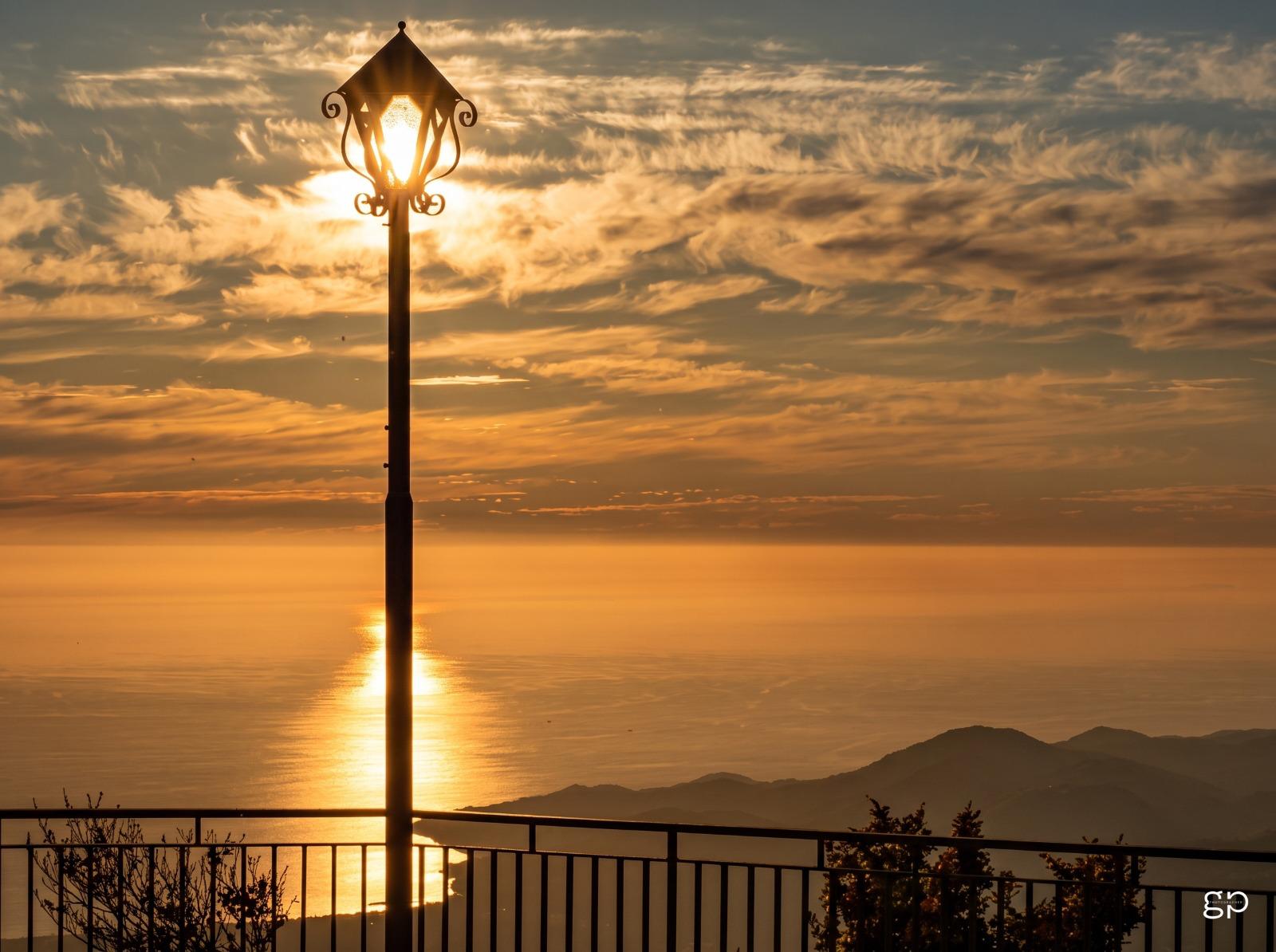 Tramonto sul mar Tirreno visto dal Monte Sacro